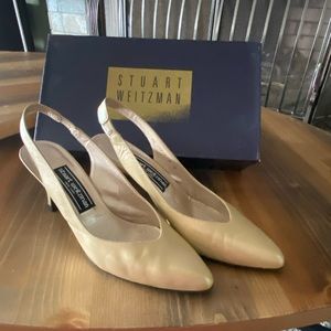 Stuart Weizmann Sleaker Old Gold Mordor size 8 Medium